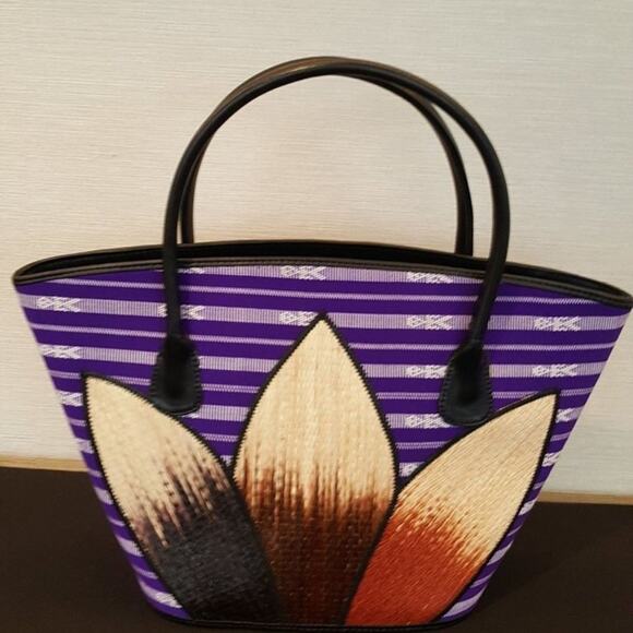 NWOT Lotus in Purple Handwoven Straw Lotus Design Fabric Double Handle Tote Bag - Picture 6 of 6